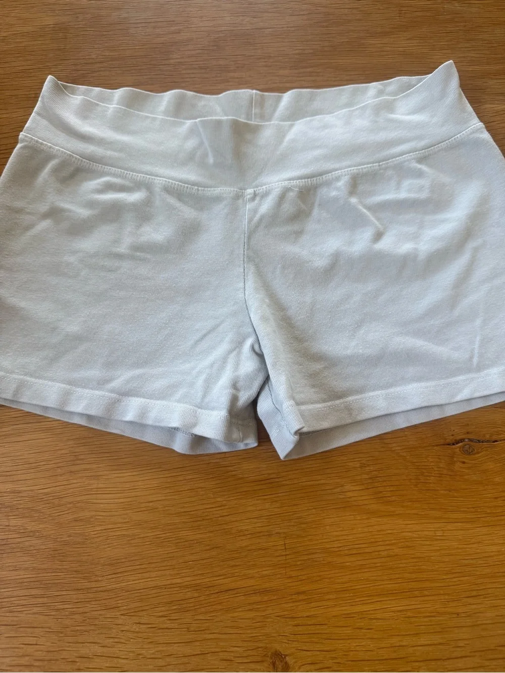 Brandy Melville Beige Shorts Small - Picture 3 of 5